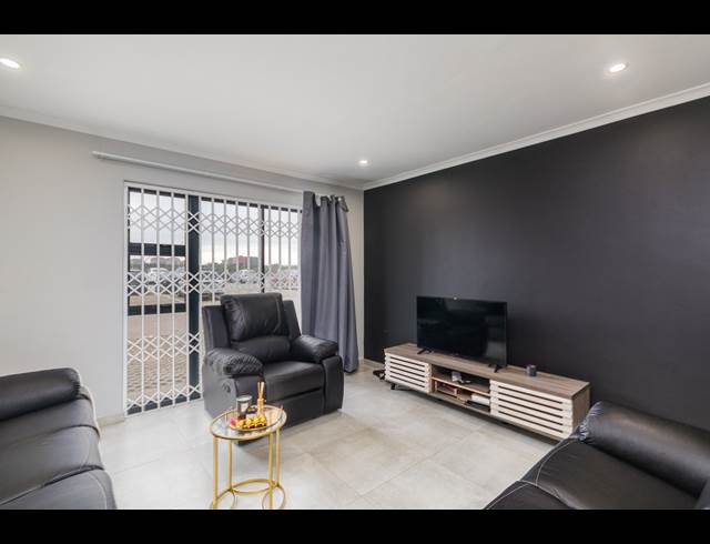 3 BEDROOM APARTMENT TO LET IN PARKLANDS