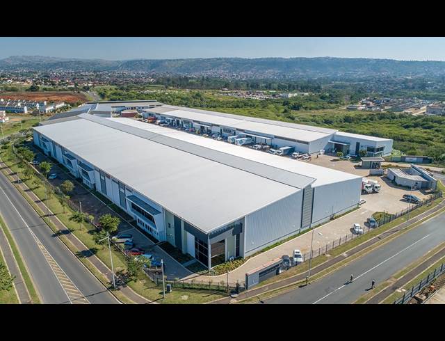 2,329M² WAREHOUSE TO LET IN OTTAWA