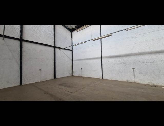 227M² WAREHOUSE TO LET IN TROYEVILLE