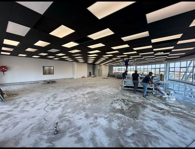 915M² RETAIL TO LET IN LASER PARK