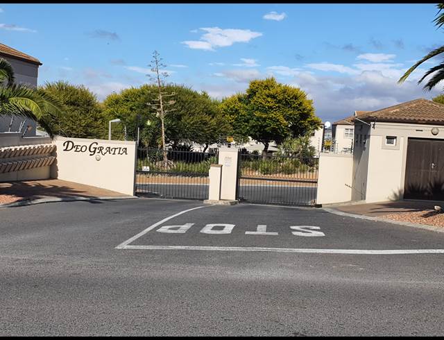 2 bed property to rent in KAAPSIG