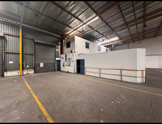 1,943M² WAREHOUSE TO LET IN SPRINGFIELD