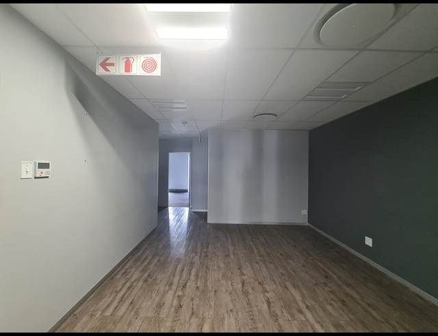 300M² OFFICE TO LET IN VORNA VALLEY
