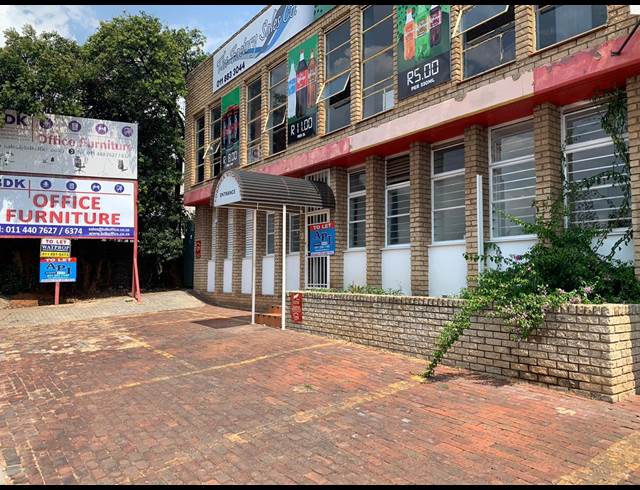 110M² WAREHOUSE TO LET IN WYNBERG