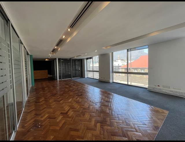 190M² OFFICE TO LET IN DE WATERKANT