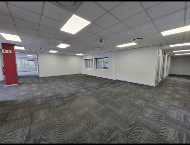 1,319M² OFFICE TO LET IN SANDTON CENTRAL