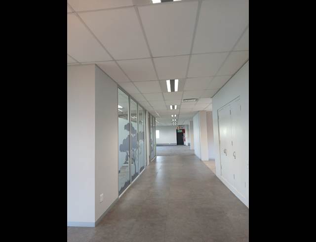 306M² OFFICE TO LET IN LA LUCIA RIDGE