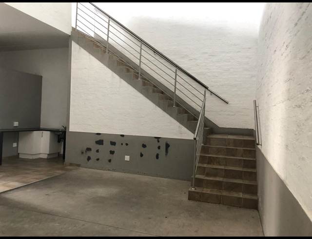 120M² WAREHOUSE TO LET IN CHLOORKOP