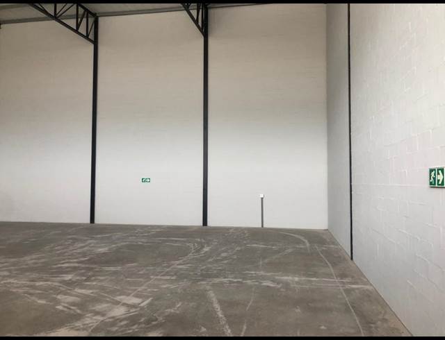 406M² WAREHOUSE TO LET IN STIKLAND INDUSTRIAL