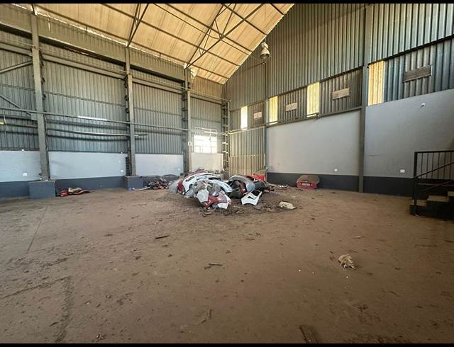 360M² WAREHOUSE TO LET IN MANUFACTA