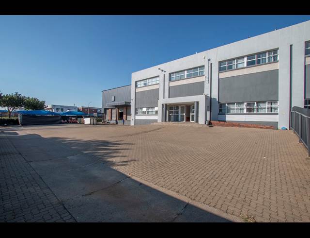 2,128M² WAREHOUSE TO LET IN SPARTAN