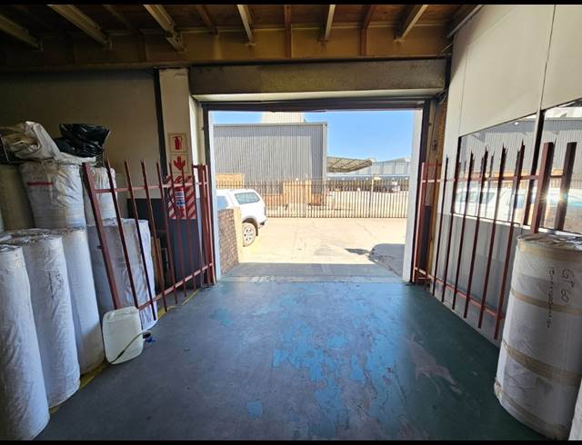 260M² FACTORY TO LET IN BOKSBURG EAST