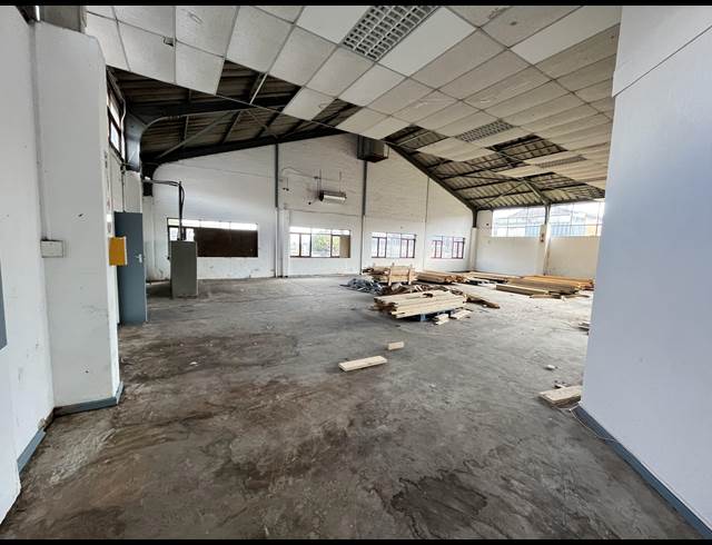550M² WAREHOUSE RENTED IN EPPING INDUSTRIAL