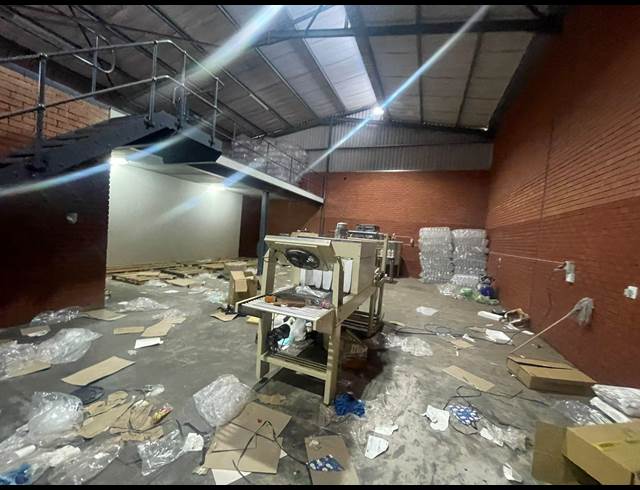 365M² WAREHOUSE TO LET IN THETA
