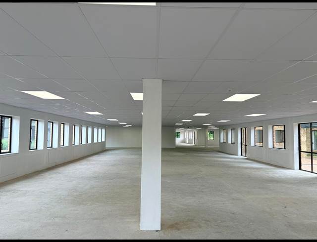 402M² OFFICE TO LET IN VORNA VALLEY