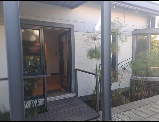 16M² OFFICE TO LET IN RAEDENE ESTATE