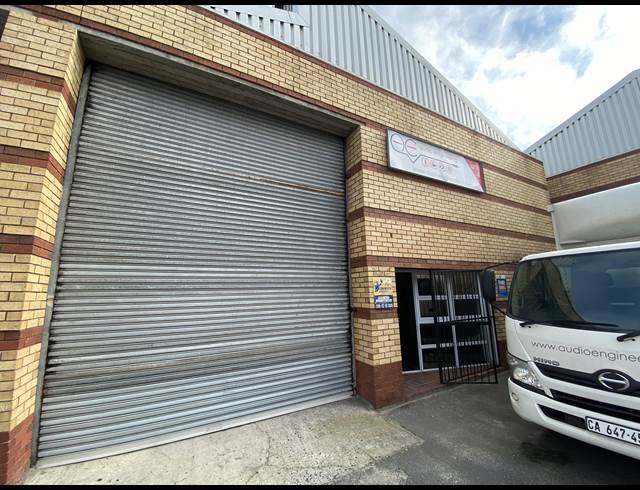 284M² WAREHOUSE RENTED IN MAITLAND