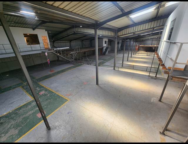 1,800M² WAREHOUSE TO LET IN WADEVILLE