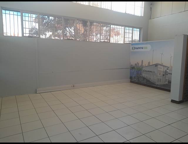 72.90M² OFFICE TO LET IN PARKHILL GARDENS