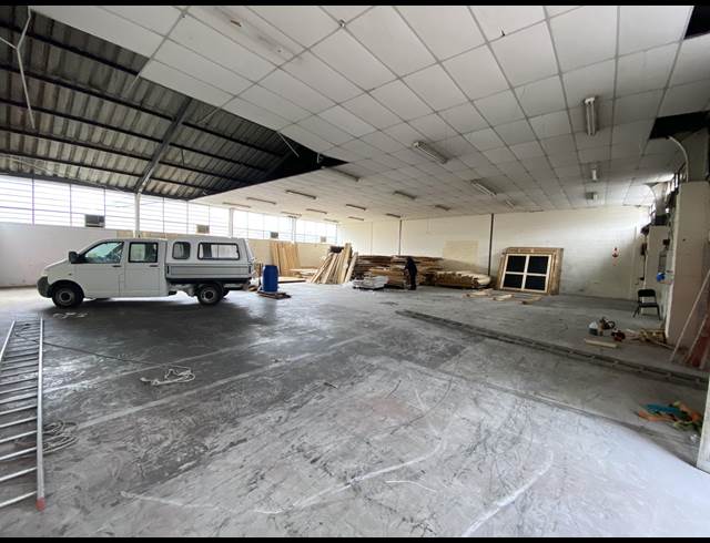 338M² FACTORY TO LET IN EPPING INDUSTRIAL