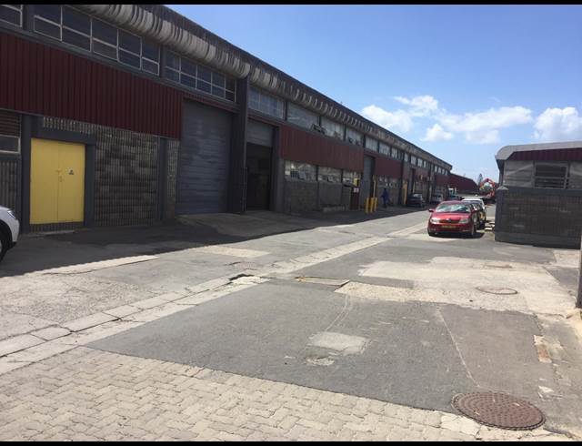 450M² WAREHOUSE TO LET IN RETREAT