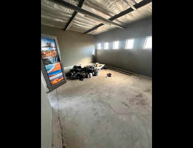 800M² WAREHOUSE TO LET IN MASONS MILL