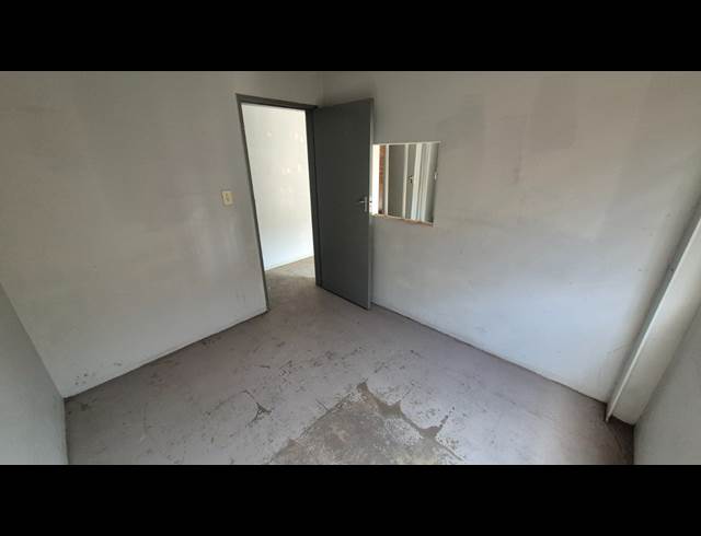 343M² FACTORY TO LET IN ANDERBOLT