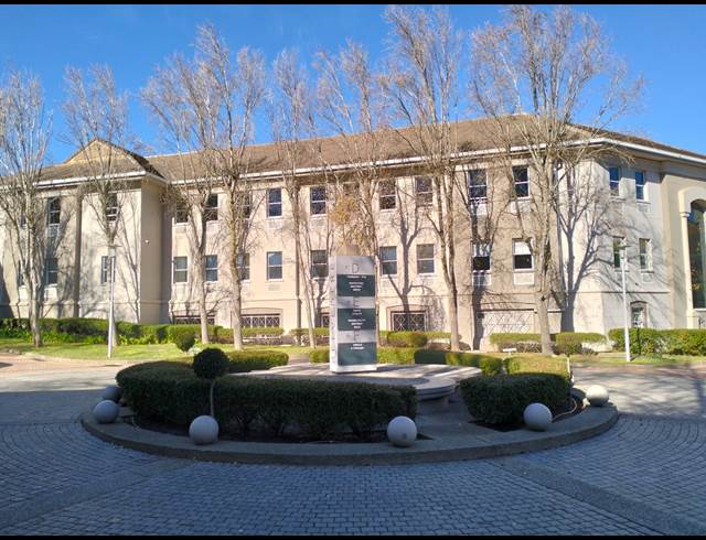 395M² OFFICE TO LET IN ROSENPARK