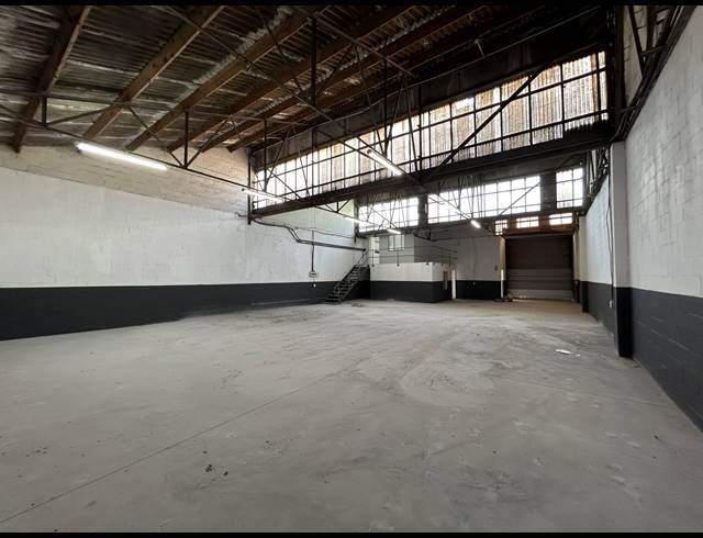 360M² WAREHOUSE TO LET IN EPPING INDUSTRIAL