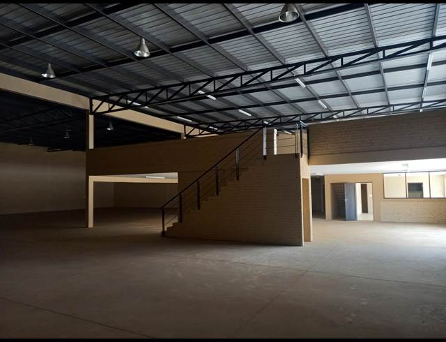 984M² WAREHOUSE TO LET IN POMONA