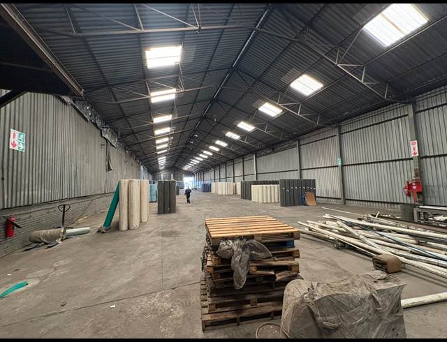 1,500M² WAREHOUSE TO LET IN GERMISTON SOUTH