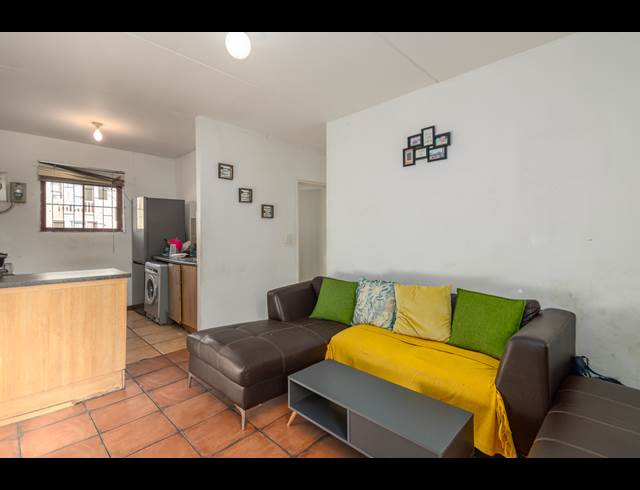 2 BEDROOM APARTMENT TO LET IN PARKLANDS