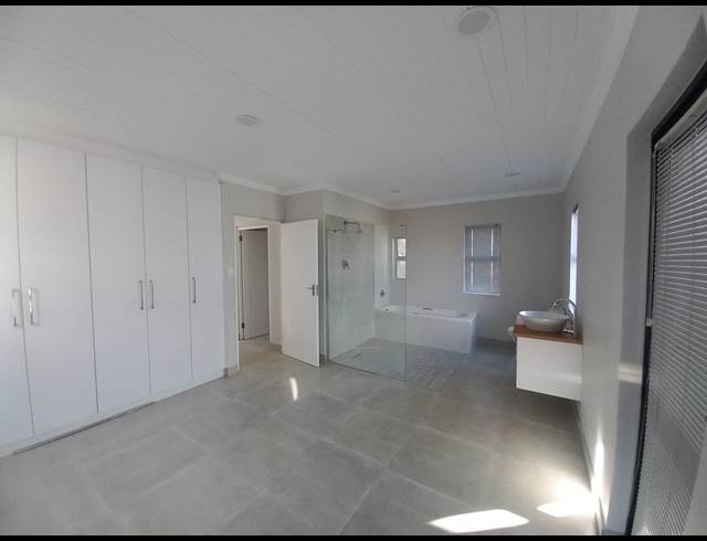 2 bed property to rent in WORCESTER WEST