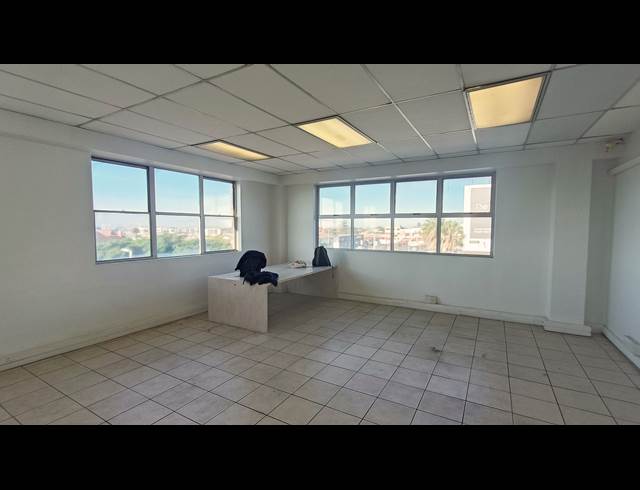 200M² OFFICE TO LET IN SALT RIVER