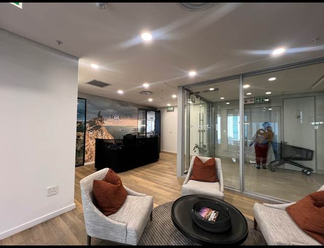 502M² SERVICED OFFICE TO LET IN ROSEBANK