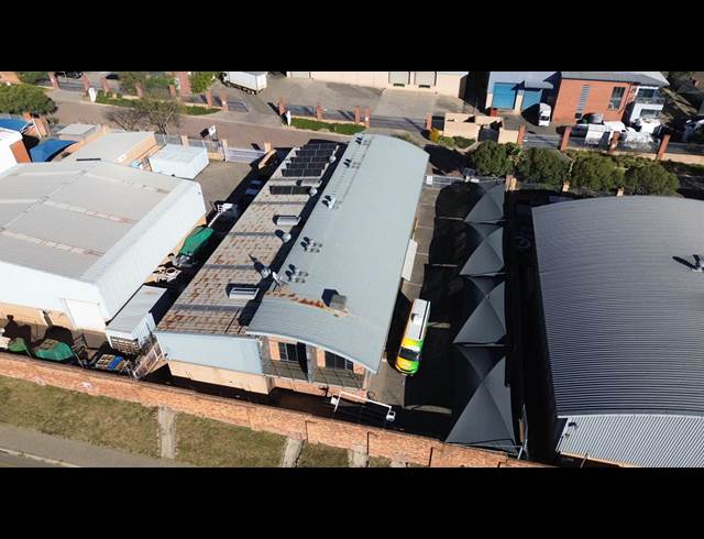 450M² WAREHOUSE TO LET IN NORTH RIDING