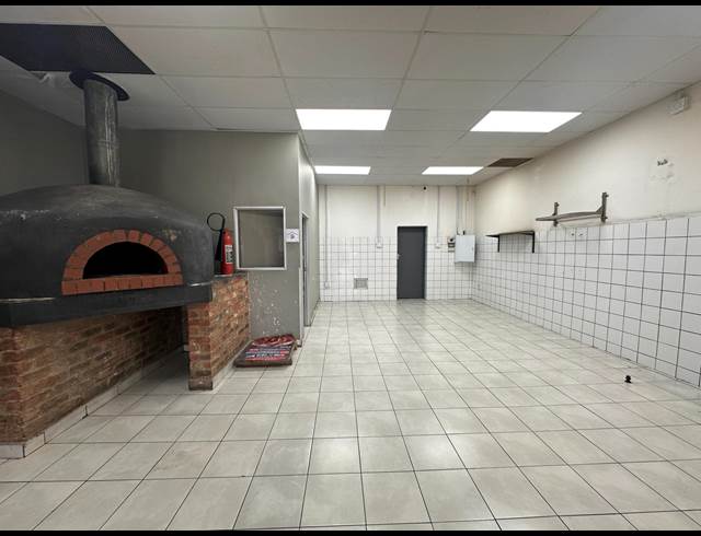 190M² RETAIL TO LET IN MODEL PARK