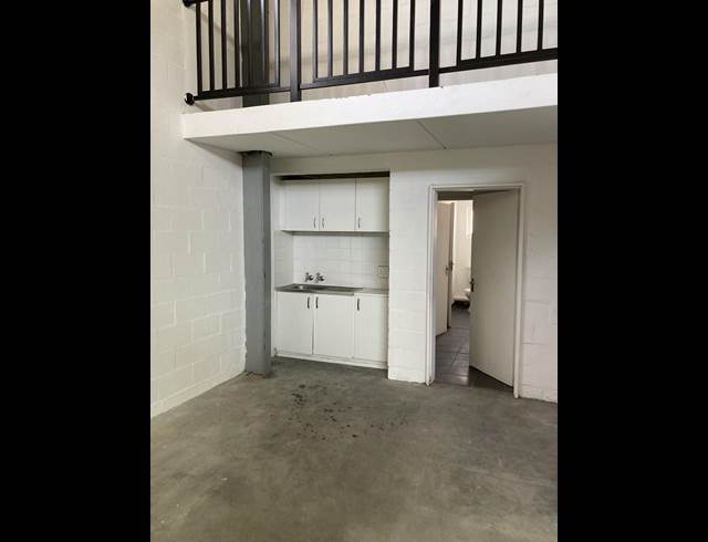 850M² WAREHOUSE RENTED IN WESTLAKE