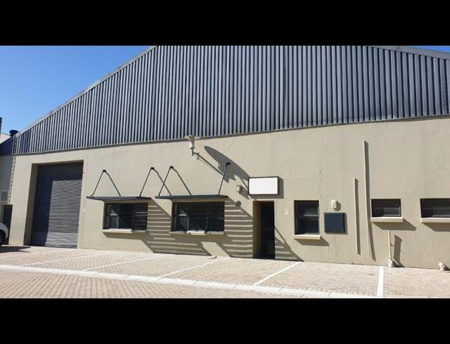 1,055M² WAREHOUSE TO LET IN ATLAS GARDENS