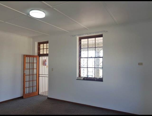 2 bed property to rent in WORCESTER CENTRAL