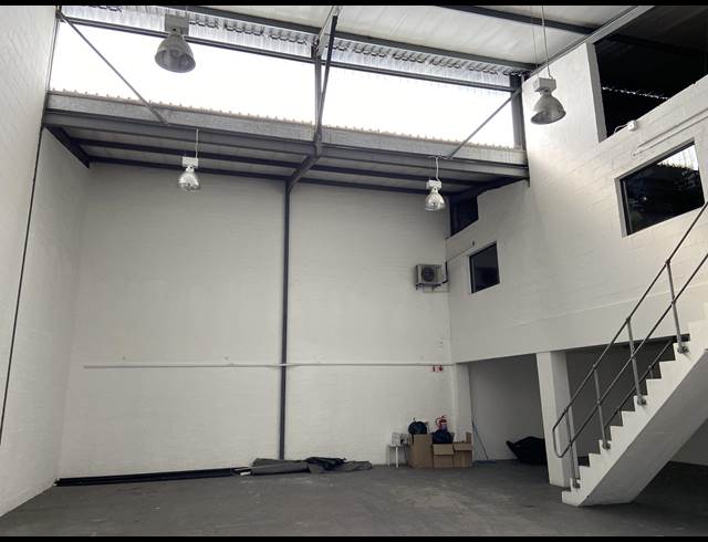 429M² WAREHOUSE TO LET IN WESTLAKE