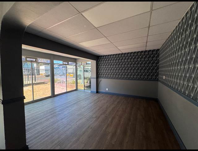 952M² OFFICE TO LET IN WYNBERG