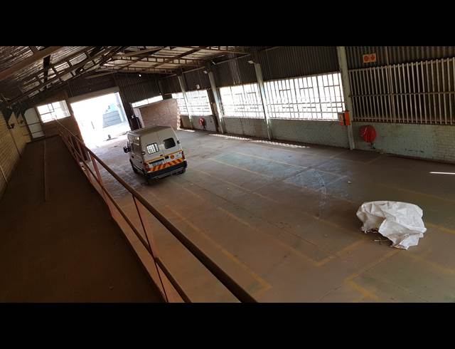 500M² FACTORY TO LET IN ANDERBOLT