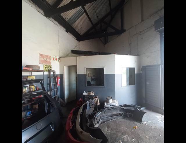 280M² WAREHOUSE TO LET IN CITY & SUBURBAN