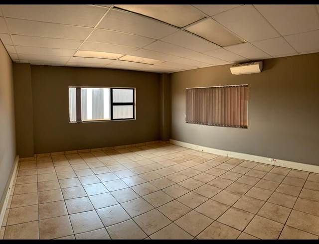 470M² WAREHOUSE TO LET IN HONEYDEW