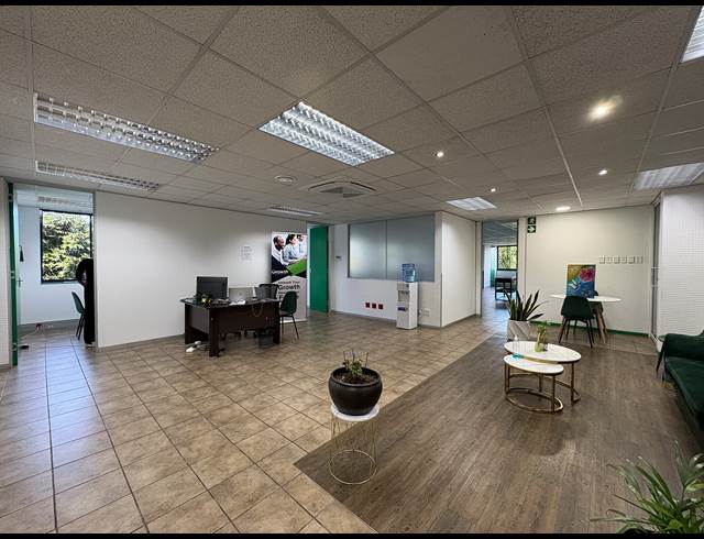 453M² OFFICE TO LET IN LA LUCIA RIDGE