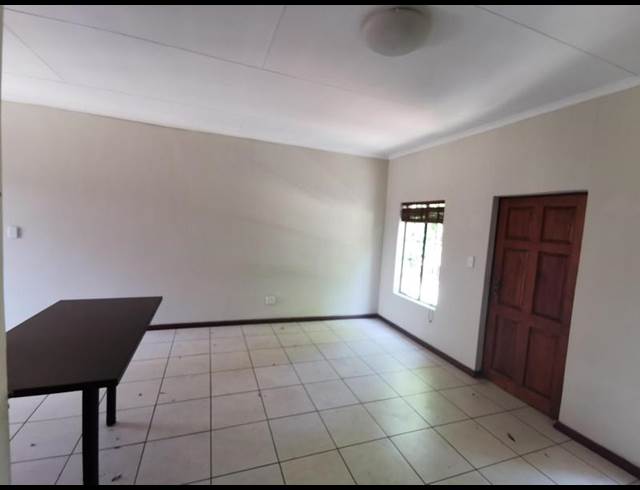 1 BEDROOM PROPERTY TO RENT IN DIE BULT