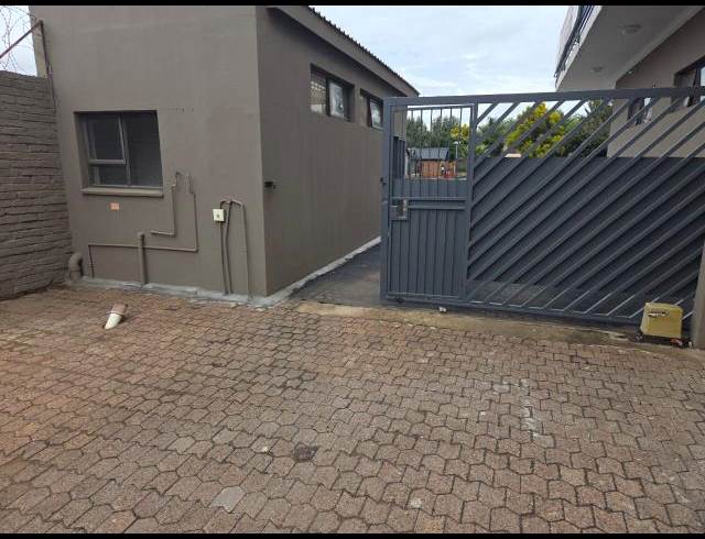190M² RETAIL TO LET IN GROENKOL