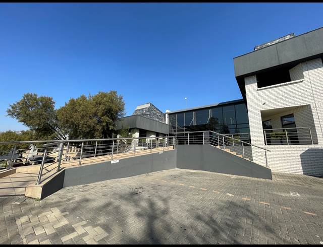 132M² OFFICE TO LET IN HURLINGHAM
