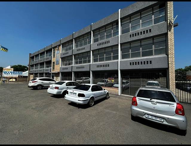 3,700M² WAREHOUSE TO LET IN WYNBERG